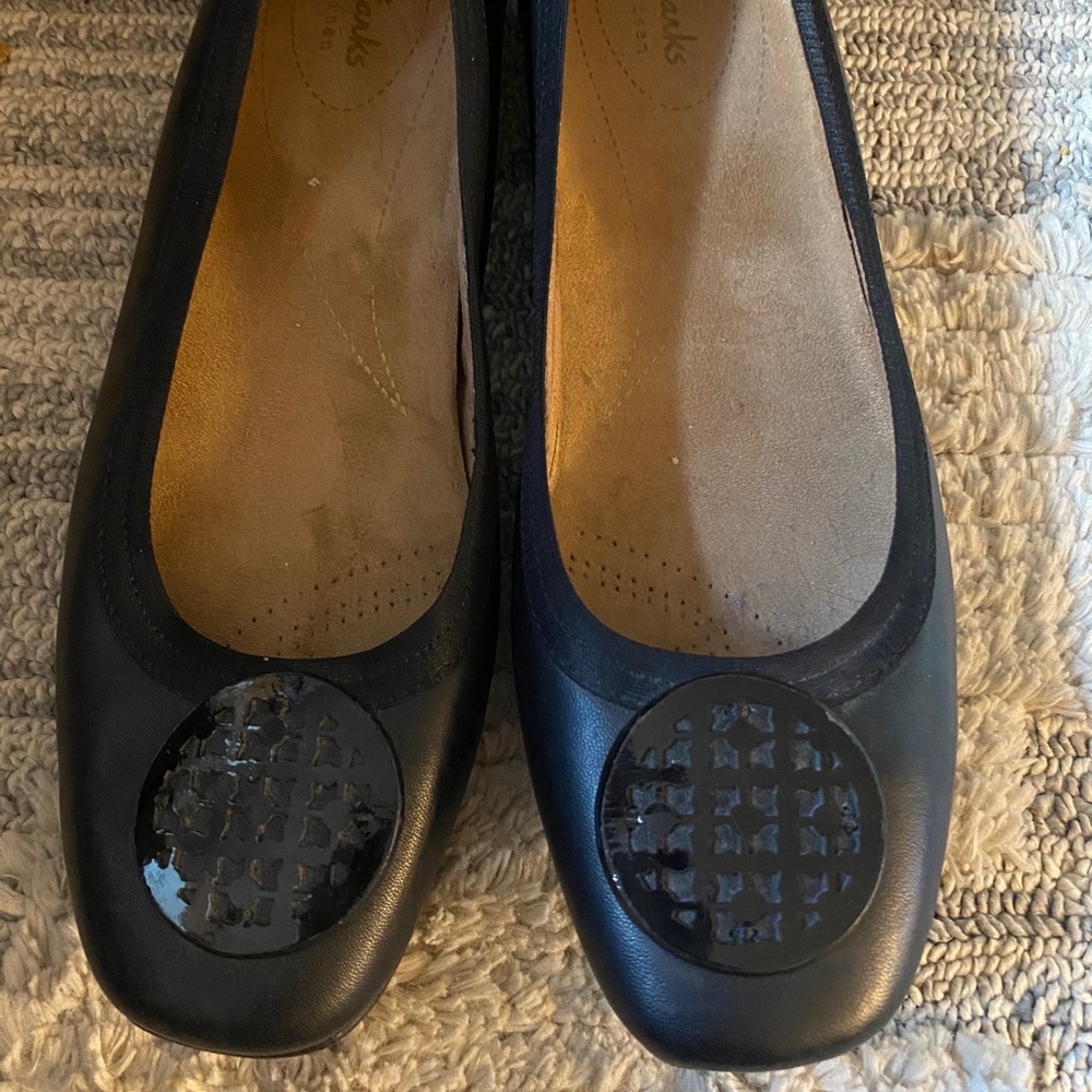 Clarks Artisan flats